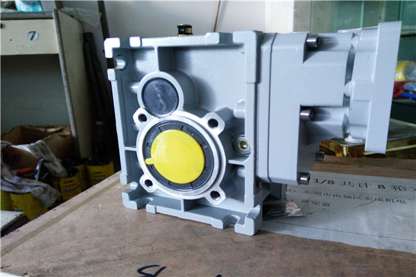 雙曲面減速機,TKM減速機,KPM減速機,BKM減速機,準雙曲面斜齒輪減速機 (16) 雙曲面減速機,TKM減速機,KPM減速機,BKM減速機,準雙曲面斜齒輪減速機 (16)